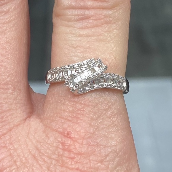 Genuine 0.50 Carat Diamond Bypass Ring ~ Baguette Diamond Cluster Wrap Band - Picture 13 of 15